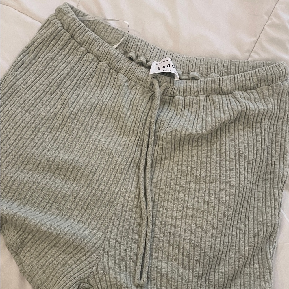 Women's Ribbed sabo matching set worn once XS top M bottom